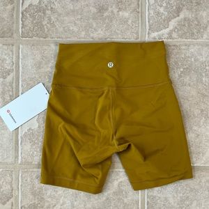Lululemon Wunder Train High-Rise Short 6”